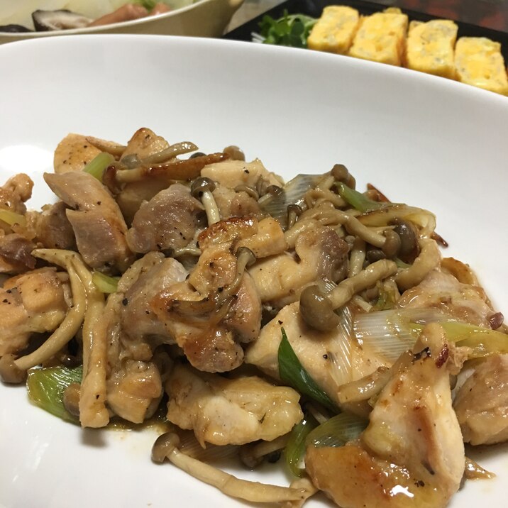 ご飯が進む！鶏もも肉としめじにんにく醤油炒め♡